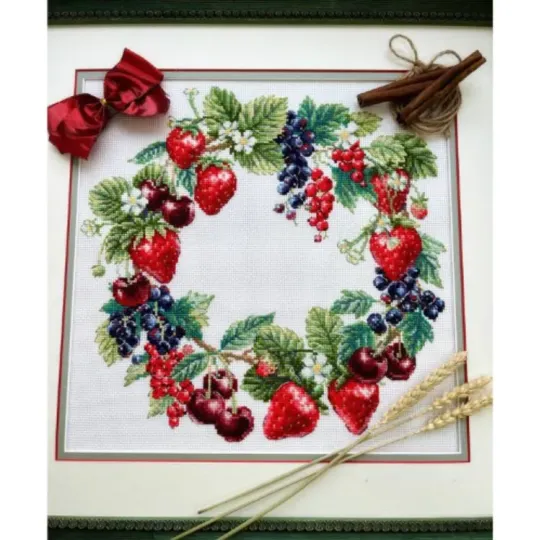 Kreuzstich-Set "Kranz mit Beeren" 30x30 cm SR2323