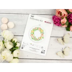 Kit de point de croix avec cerceau inclus "L'élégance des roses" 11 x 11 cm SBC111