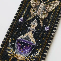 Kreuzstich-Set Lesezeichen „Mystischer Trank“ 6,5 x 18 cm AAHK-001