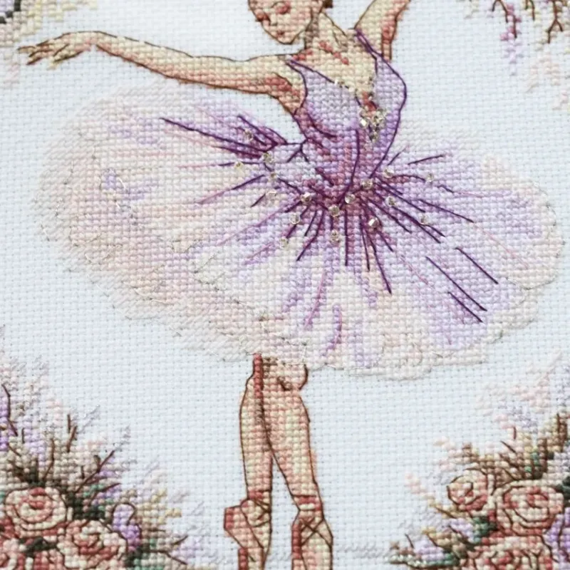 Kryžiaus dygsnio rinkinys "Grakštumo įsikūnijimas" 17 х 25 cm AAH-329