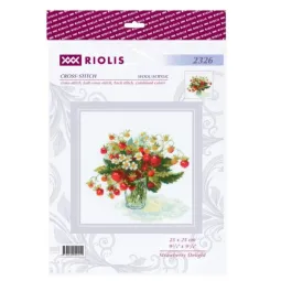Cross stitch kit "Strawberry Delight" 25x25 cm SR2326