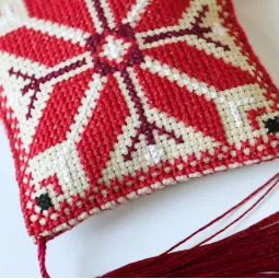 Cross-stitch kits three-dimensional decoration "Festive little angel" AAHT-007