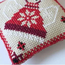 Cross-stitch kits three-dimensional decoration "Festive little angel" AAHT-007