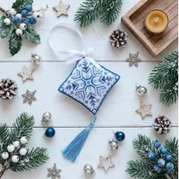 Cross-stitch kits three-dimensional decoration "Frosty Ornament" AAHT-003