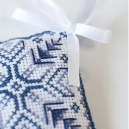 Cross-stitch kits three-dimensional decoration "Frosty Ornament" AAHT-003