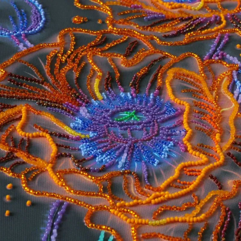 Pagrindinis karoliukų siuvinėjimo rinkinys "Neoninės aguonos" 26 x 53 cm AAB-982