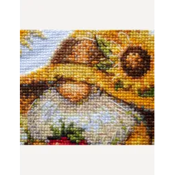 Cross stitch kit "Sunshine Gnome" 20x20 cm SRA1043