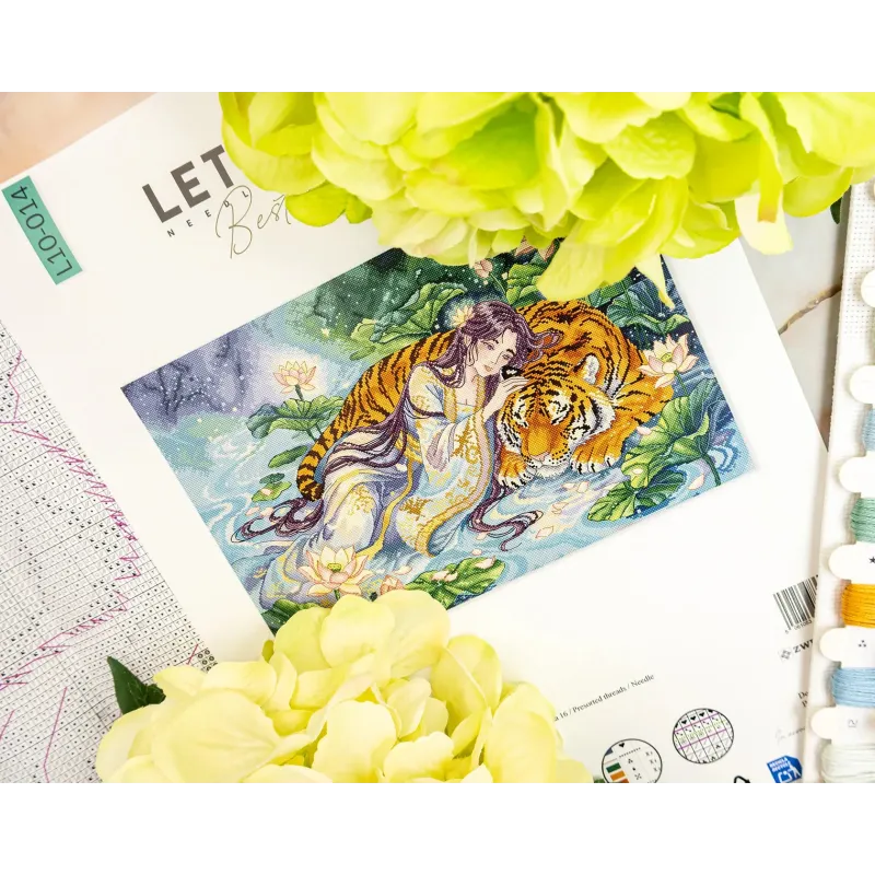 Cross stitch kit "Tiger's Embrace" 46x31 cm L10-014