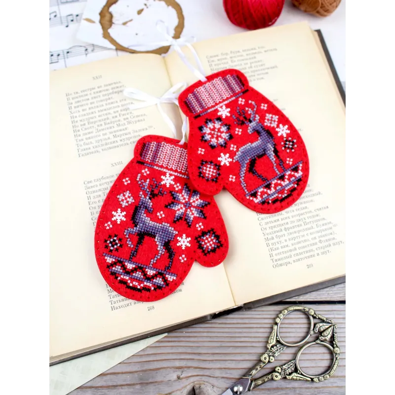 Cross stitch kit "Mittens with deer. Set of 2" 11 x 9 cm ST-1201