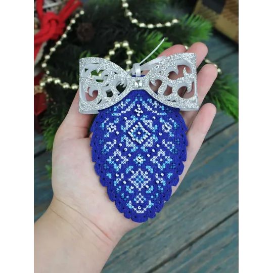 Cross stitch kit "Pine cone with a bow" 12 x 9 cm ST-1205