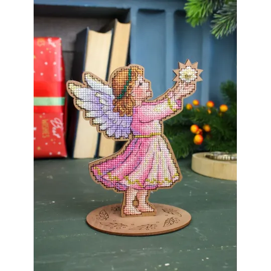 Cross-stich on wooden base "Angel" 15*12*8 cm SO-205