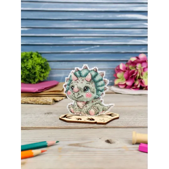 Cross stitch kit "Cute Triceratops" 9 x 9 cm SR-1343