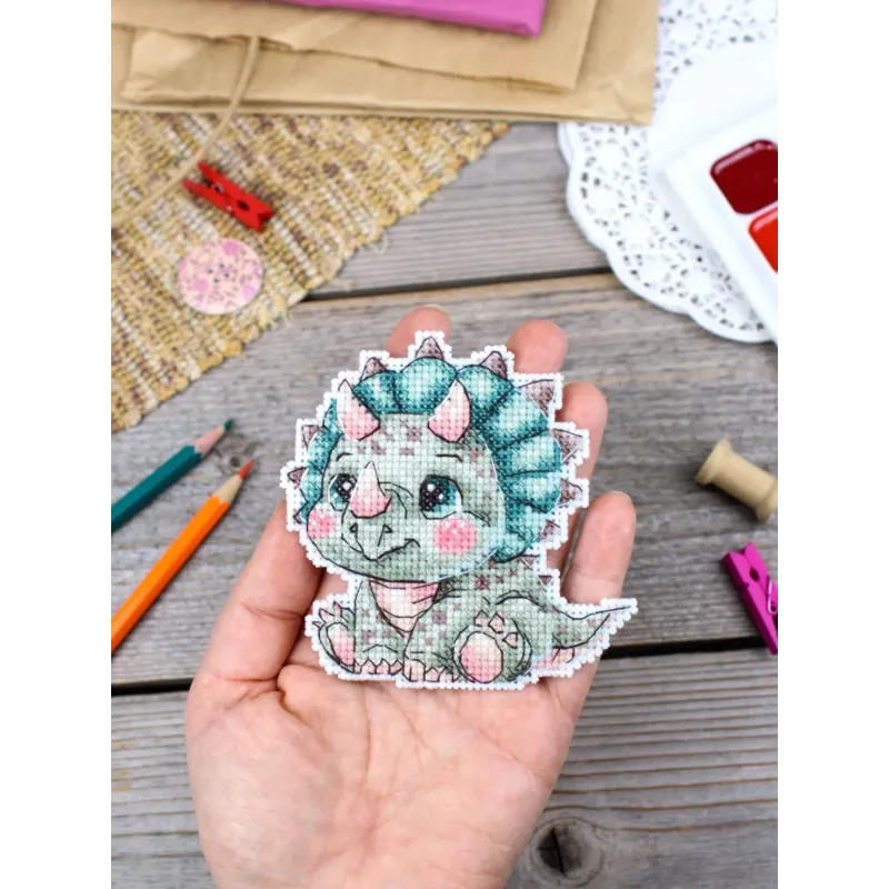 Cross stitch kit "Cute Triceratops" 9 x 9 cm SR-1343