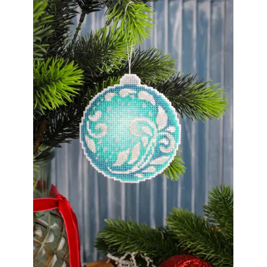 Siuvinėjimo kryželiu rinkinys "Emerald Radiance" Kalėdinis ornamentas 10 x 9 cm SR-1320