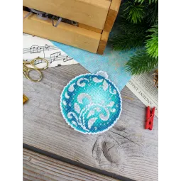 Cross stitch kit "Emerald Radiance" Christmas Ornament" 10 x 9 cm SR-1320