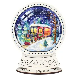 Point de croix sur base en bois "Globe de neige. Train d'hiver" 14*11*5 cm SO-156