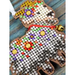 Cross-stich on wooden base "Goat in flowers" 7*7 cm SO-182