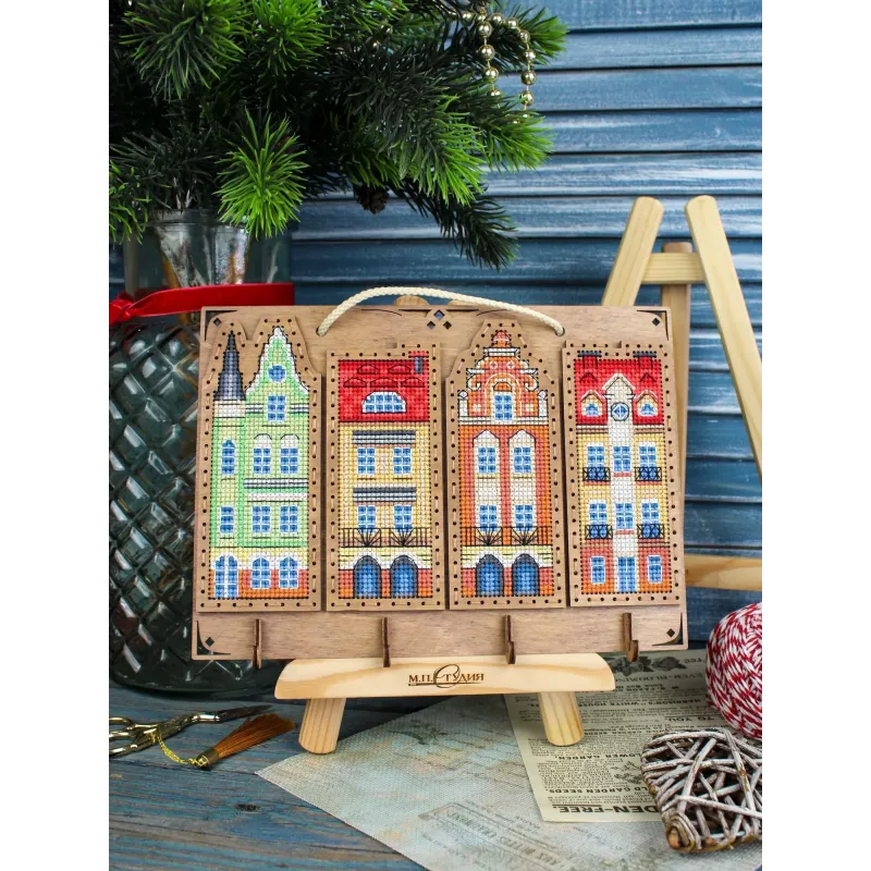 Cross-stich on wooden base "Key holder. Little houses" 16*22 cm SO-165