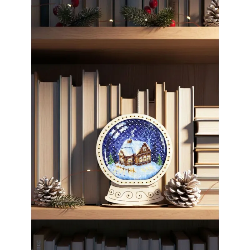 Cross-stich on wooden base "Snow globe. Country house" 14*11*5 cm SO-167