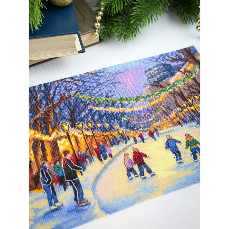 Siuvinėjimo kryželiu rinkinys "Naujametinė čiuožykla" 17*25 cm SNV-1032