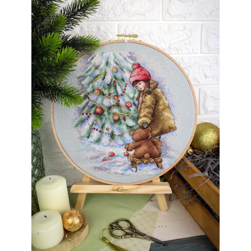 Kit de point de croix "Près du sapin de Noël décoré" 26*22 cm SNV-1018