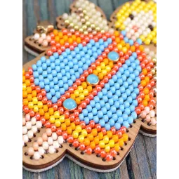 Cross-stich on wooden base "Little Angel in Blue" 9*6 cm SO-158