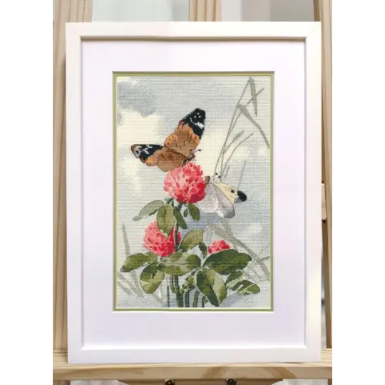 Cross stitch kit "Dance on the Flowers" 15×25 cm S1741