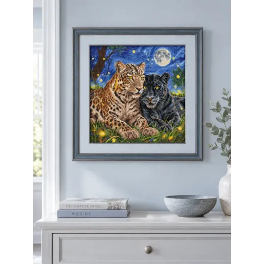 Набор для вышивания крестиком "Ночь Кошачьих" 31,75 × 31,75 см AVA-P160