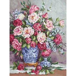 HER MAJESTY’S ROSES SB605