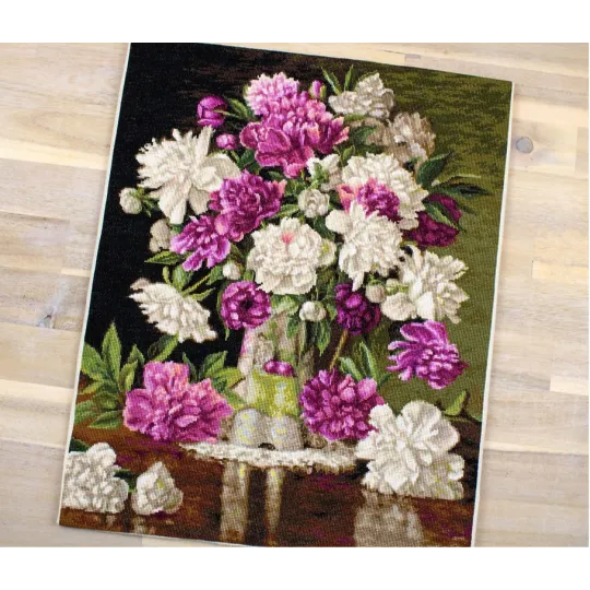 (D) Petit Point Kit "Red and White Peonies" SG608