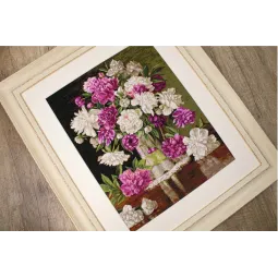 (D) Petit Point Kit "Red and White Peonies" SG608