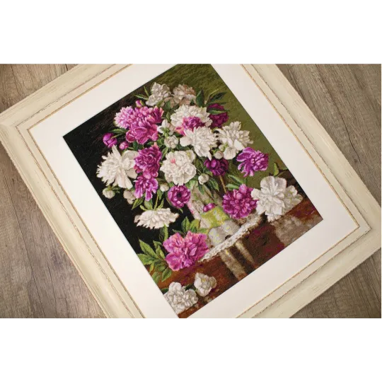 (D) Petit Point Kit "Red and White Peonies" SG608