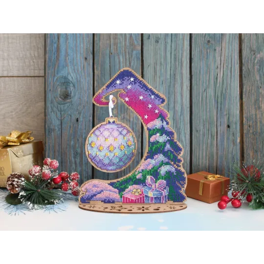 Beauté hivernale. Support avec boule de Noël SO-059