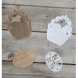 Point de croix sur socle en bois "Poule de Pâques" SO-075