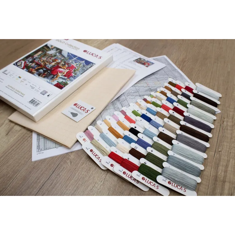 Набор для вышивания крестиком Рождественские щенки 50x35 см SB2414