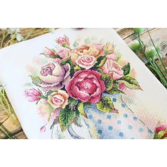 Cross stitch kit "Bouquet of lovely roses" SA-052