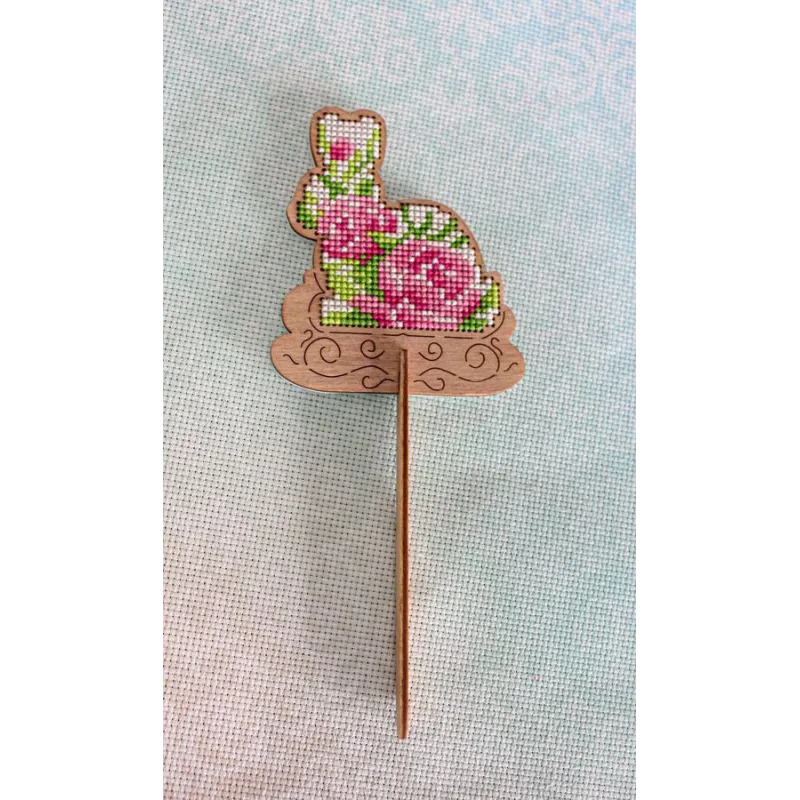 Point de croix sur base en bois "Floral Easter" SO-081
