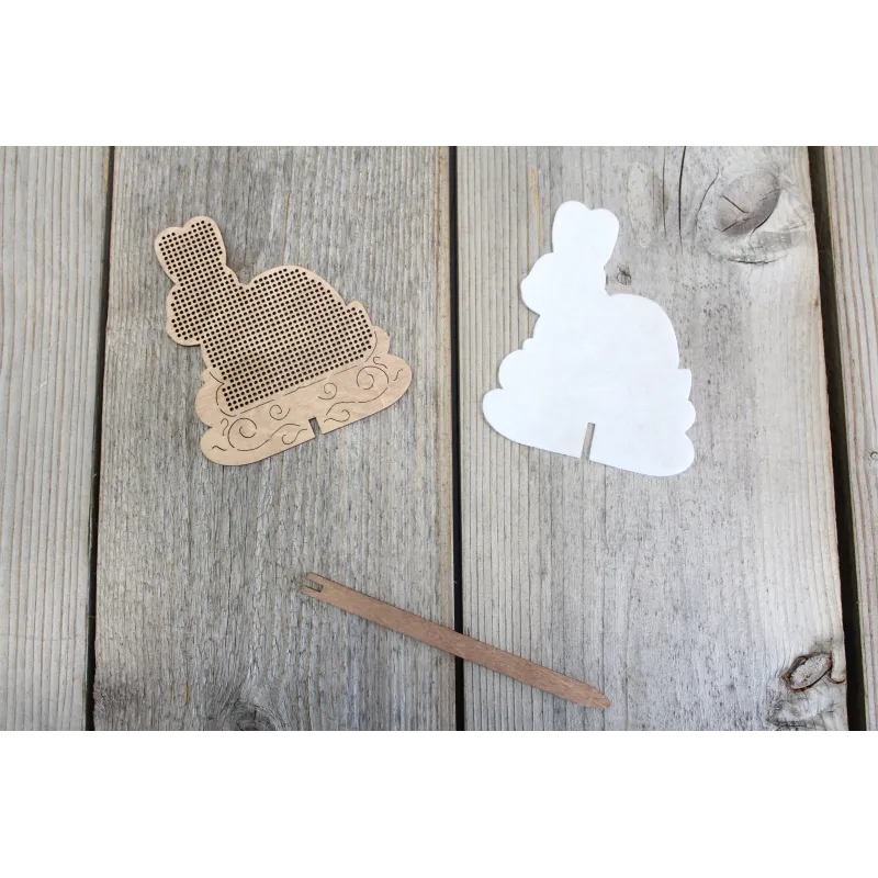 Point de croix sur socle en bois "Lapin de Pâques" SO-083