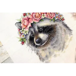 Cross stitch kit "Adorable raccoon" SNV-775