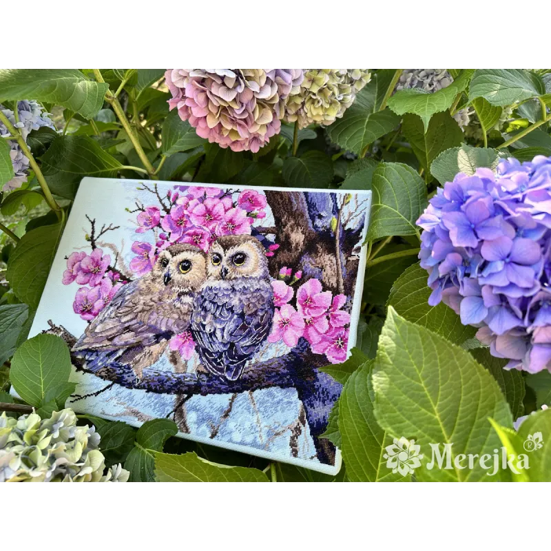 Deux chouettes en fleurs printanières 38x29 cm SK228