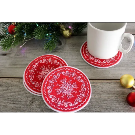 Kit de point de croix sur feutre «Motifs hivernaux. Ensemble pour verres à servir. 4 pièces» ST-1013