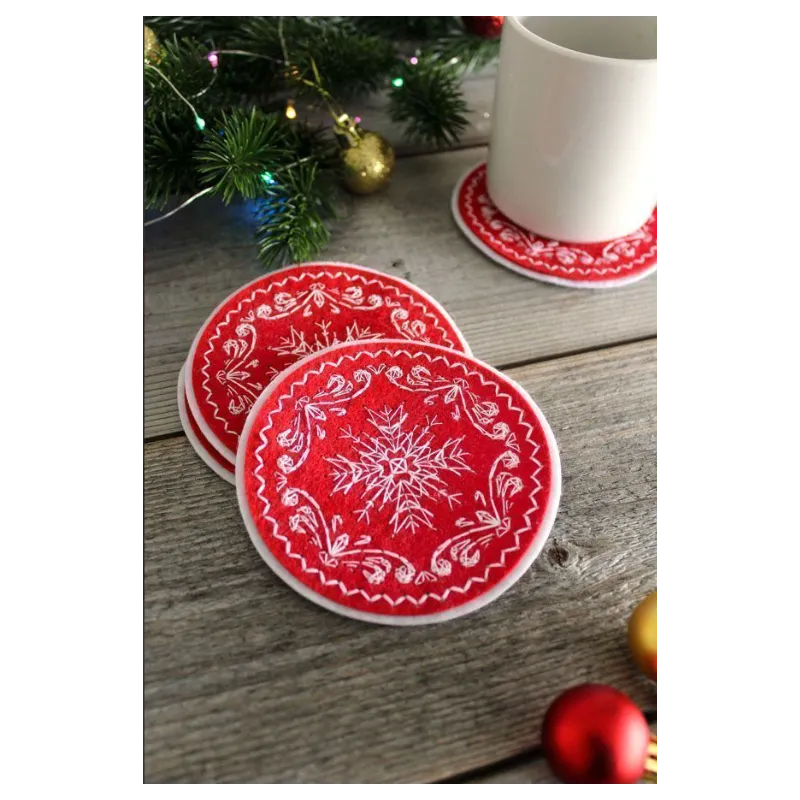 Kit de point de croix sur feutrine "Motifs d'hiver. Set pour verres de service. 4 pièces" ST-1013