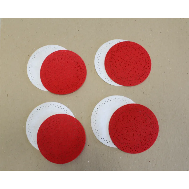 Kit de point de croix sur feutre «Motifs hivernaux. Ensemble pour verres à servir. 4 pièces» ST-1013
