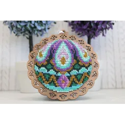 Broderie de perles sur socle en bois "Charme paon" SO-087
