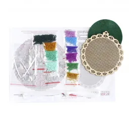 Broderie de perles sur socle en bois "Charme paon" SO-087