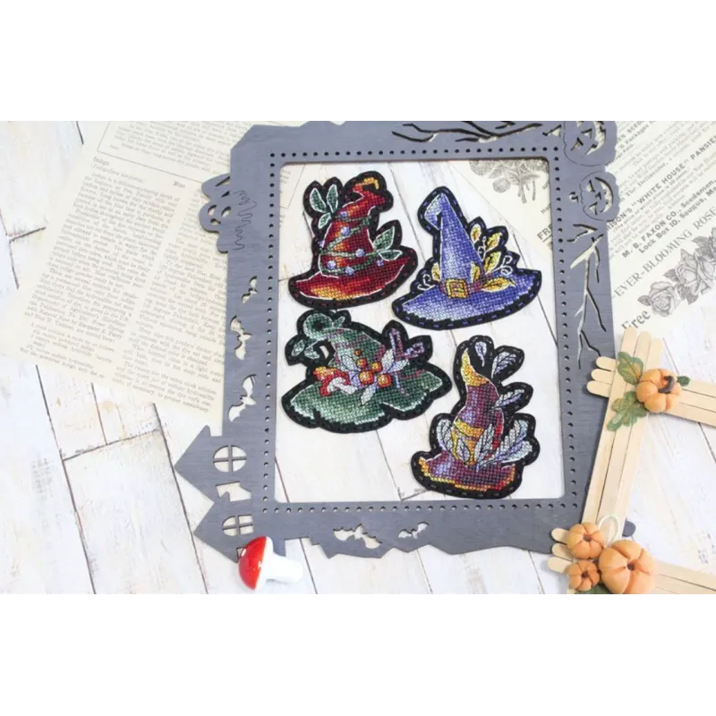 Cross stitch kit on the felt "Magic hats. Icons. Magnets" ST-1024 (AS)