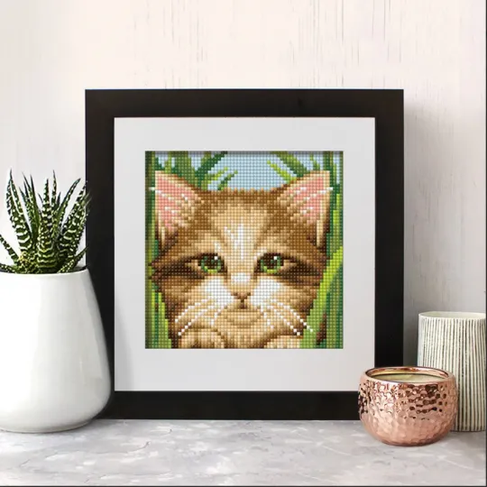 Diamond painting kit Green-eye Cat 15х15 cm AM1640