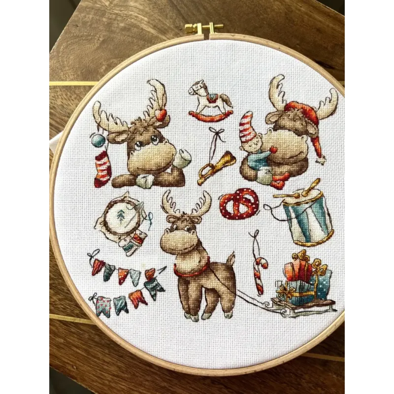 Sampler. Festive moose SANS-63