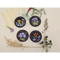 Набор для вышивания крестом "Лесные истории. Значки. Магниты" ST-1023