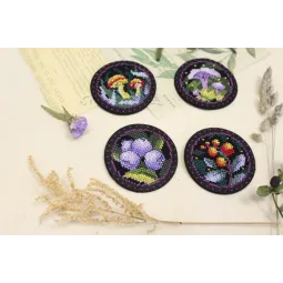 Набор для вышивания крестом "Лесные истории. Значки. Магниты" ST-1023